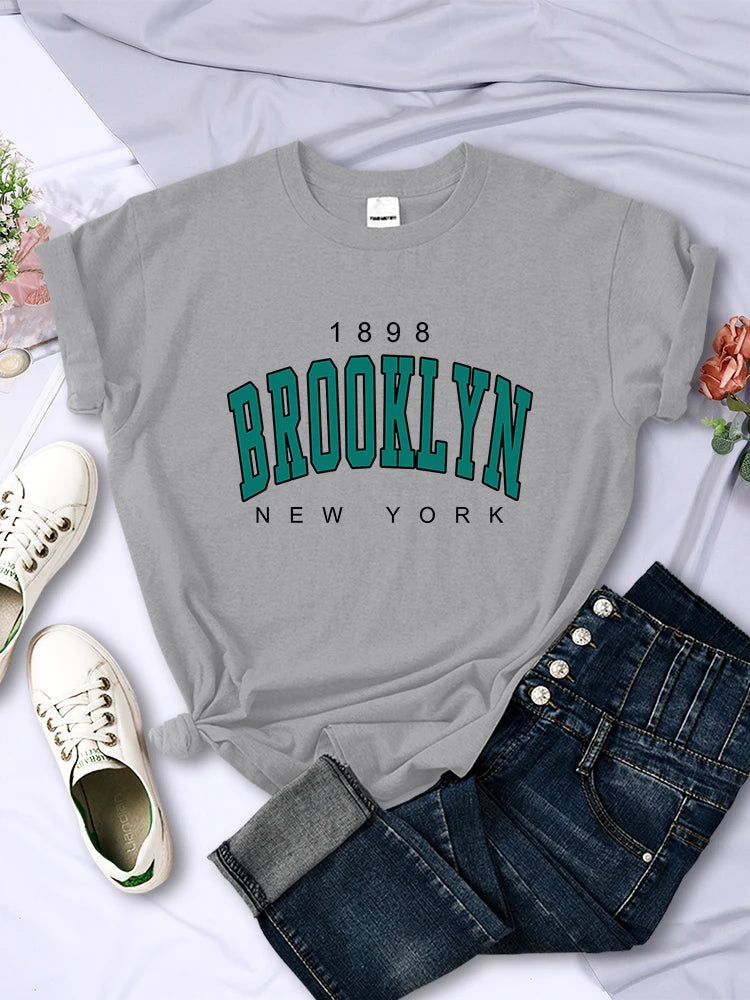 1898 Brooklyn New York Print Women Short Sleeve Vintage Fashion Casual T-Shirts.